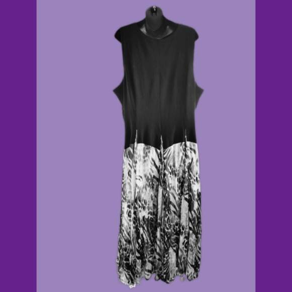 THE PYRAMID COLLECTION BLACK WITH JUNGLE PRINT MAXI DRESS SIZE 2X - Picture 4 of 5